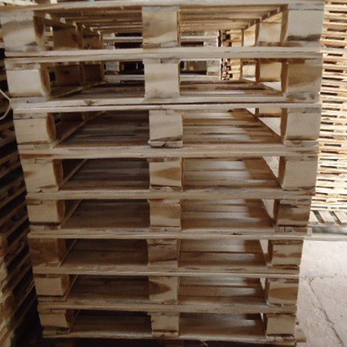 Pallet Gỗ 4 Hướng Nâng